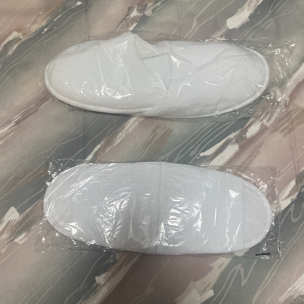 2 pair Hotel slippers. Great for guests or for traveling NWT open & closed toe.
